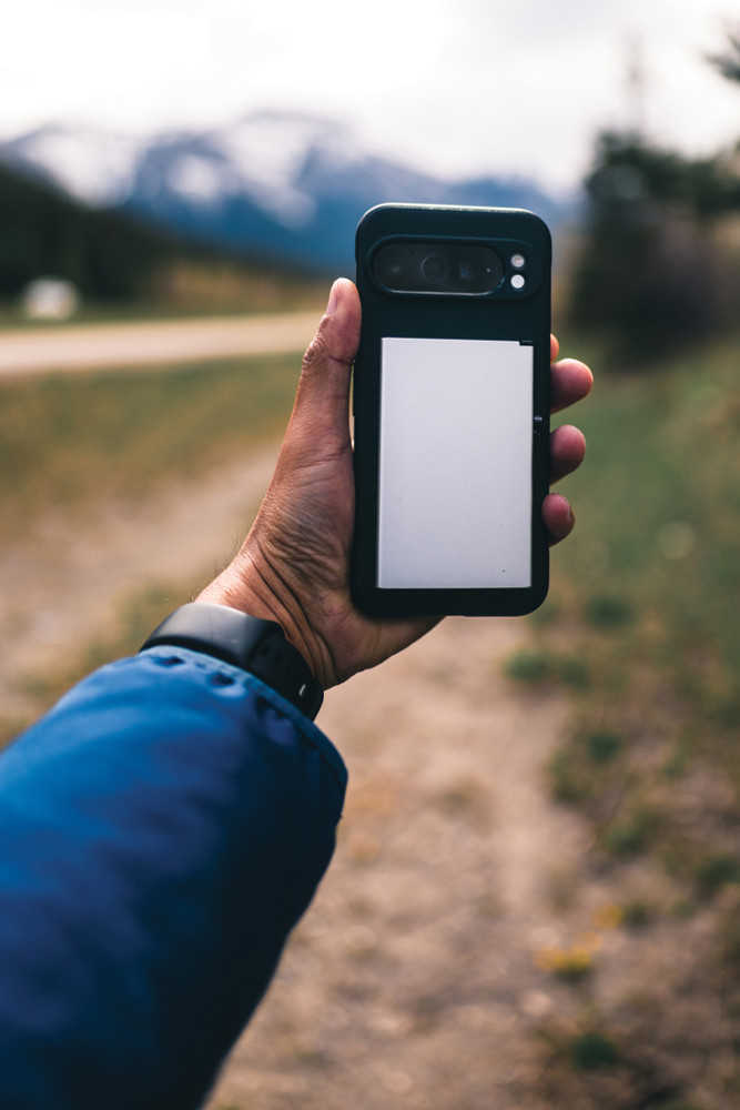 Magnetischer RFID-Kartenhalter aus Aluminium für Smartphones