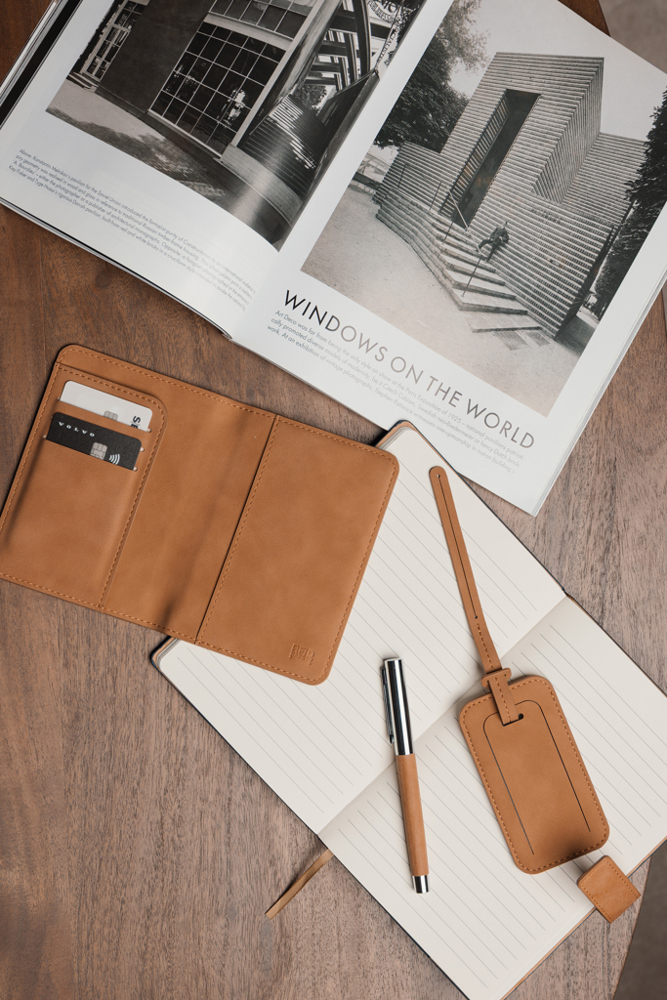 VINGA Bosler RCS RFID Passport-Cover