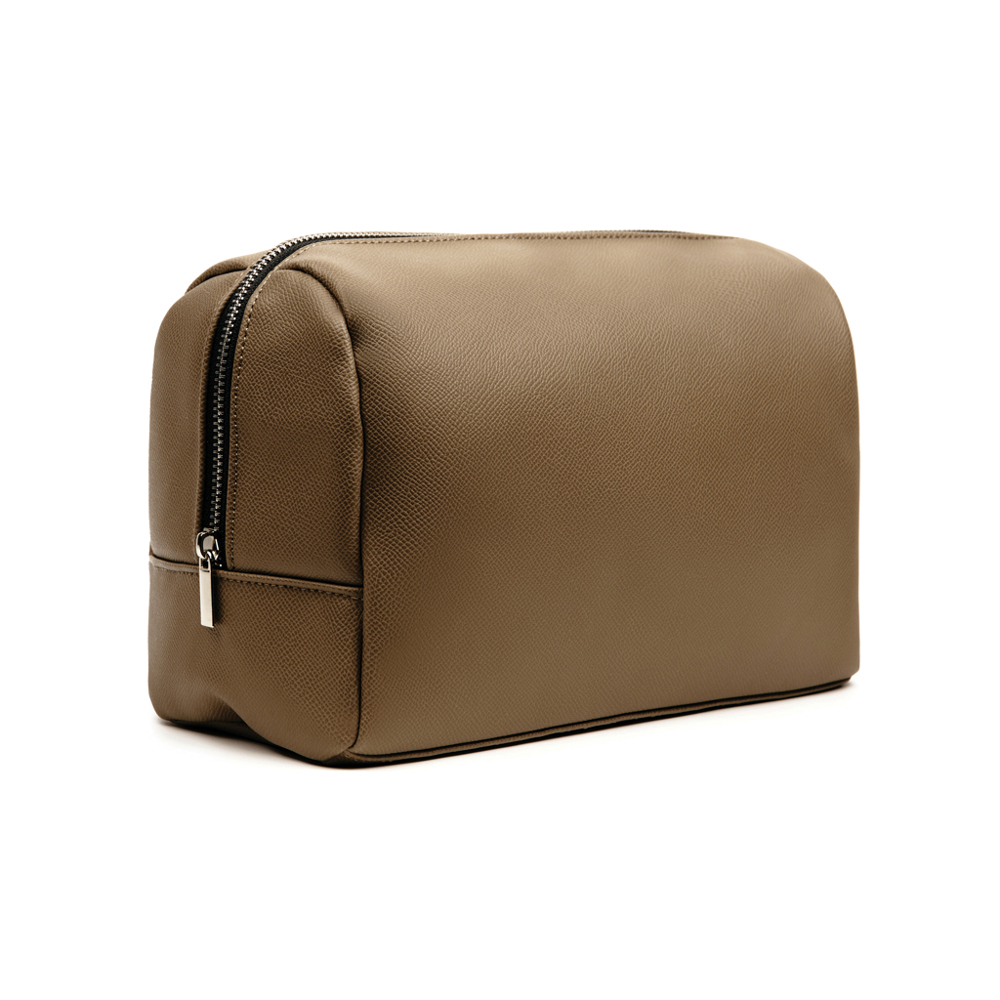 VINGA Bermond Kulturtasche aus RCS recyceltem PU - braun (± PMS 18-1015)